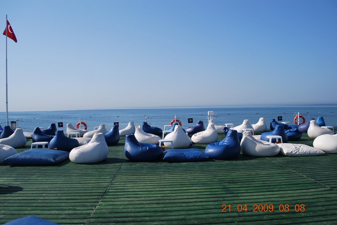 imagini hotel TITANIC LARA